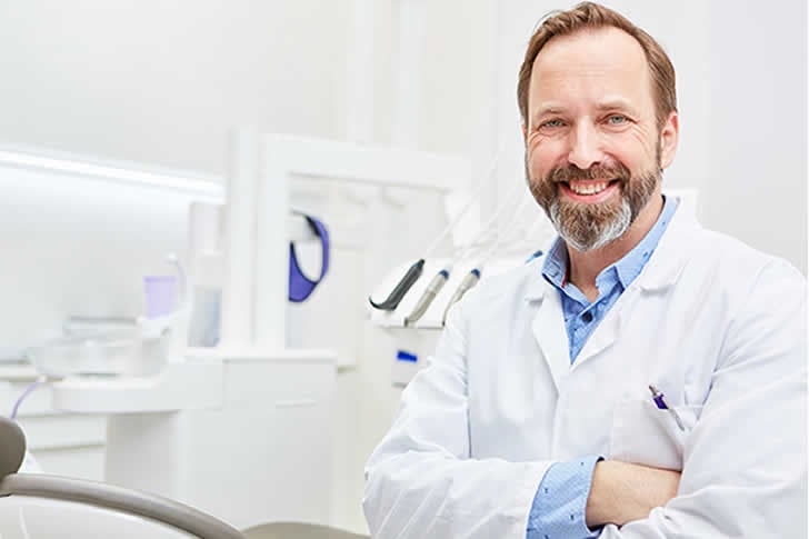 Navigating Dental Emergencies: Tips, Dentists, and Treatment Costs