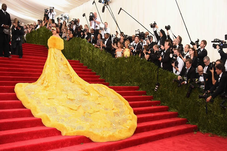 Mastering Fashion Iconic Moments on the Red Carpet